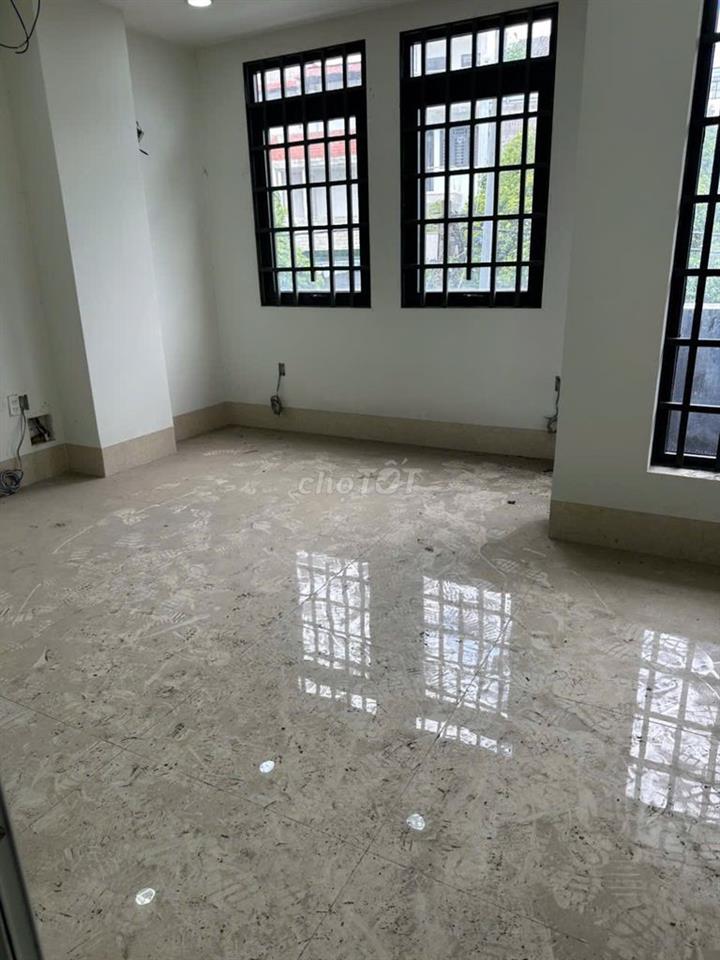 Cho thuê nhà xây mới nguyên căn mặt tiền đường 23