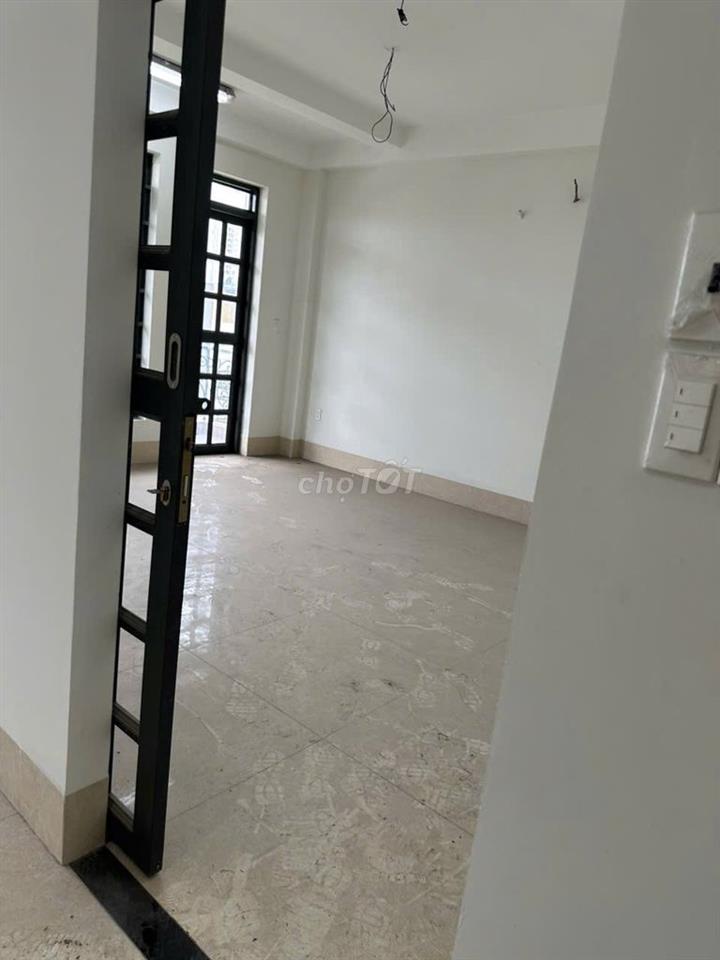 Cho thuê nhà xây mới nguyên căn mặt tiền đường 23