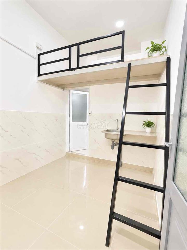 Sẵn duplex máy lạnh kệ bếp gần văn lang, uef, UTH