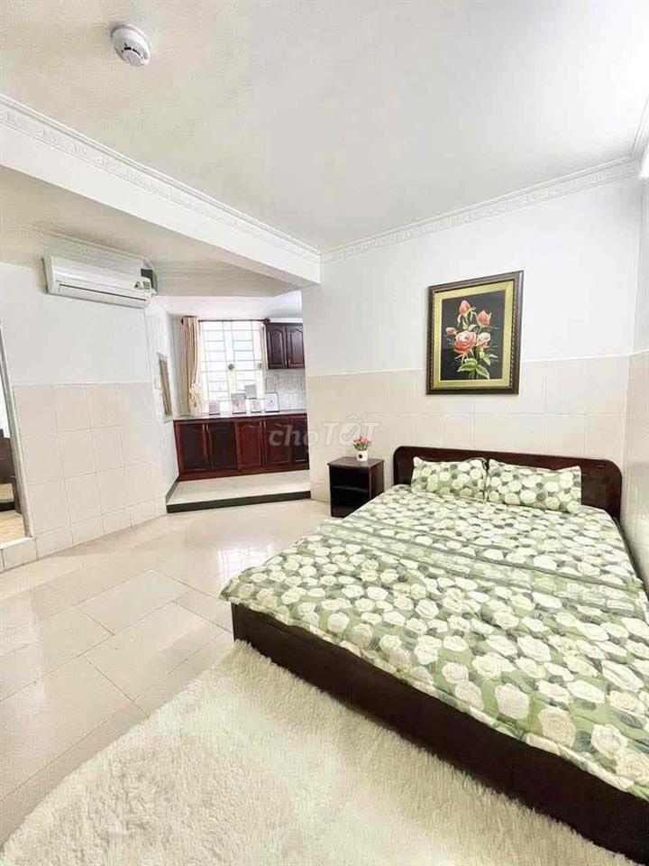 cần tìm 1 nam sinh viên trường đại học tôn đức thắng