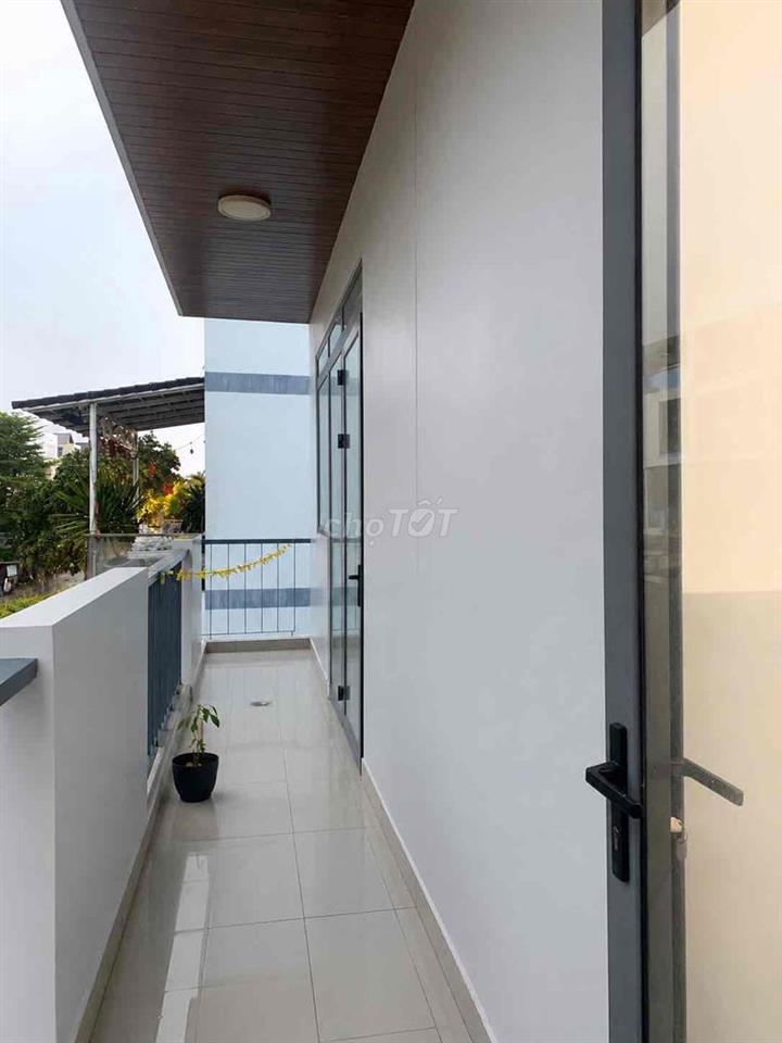 Căn hộ full nội thất, ban công, bếp riêng chợ Bình Điền UEH VHU 10p