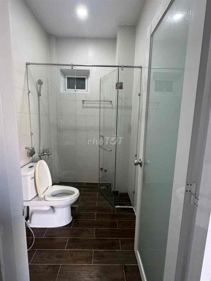 Căn hộ full nội thất, ban công, bếp riêng chợ Bình Điền UEH VHU 10p