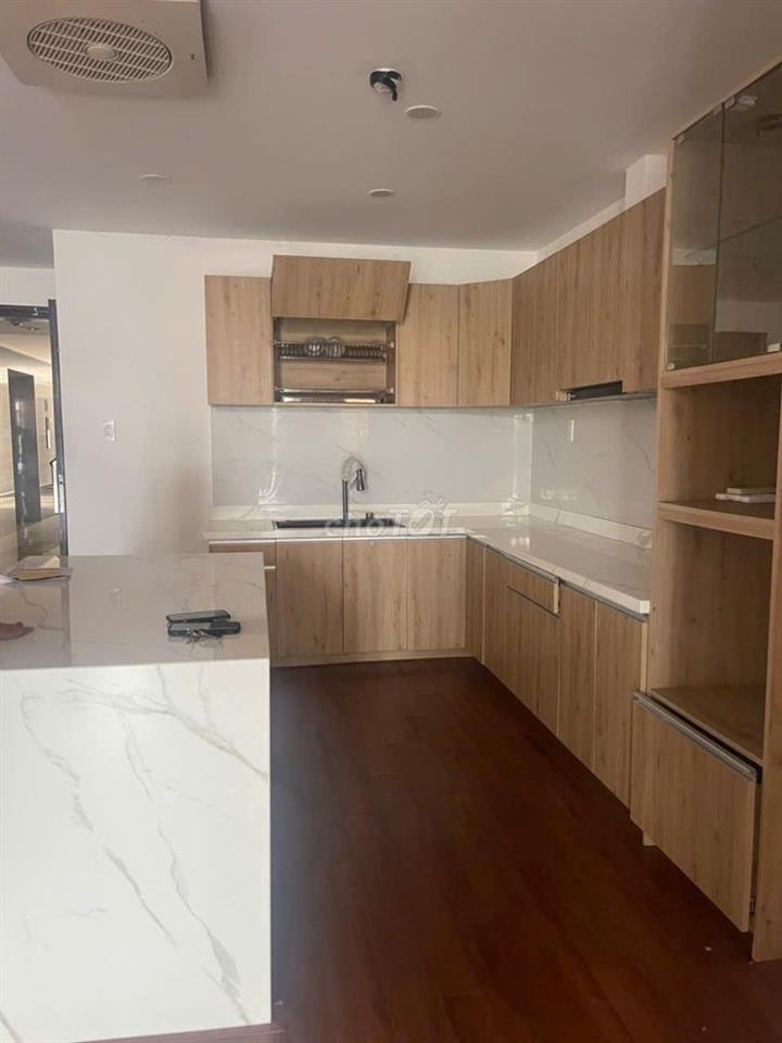 Cho thuê Central, Phạm Văn Hai,TB: 20triệu, 200m2, không nội thất, 3PN