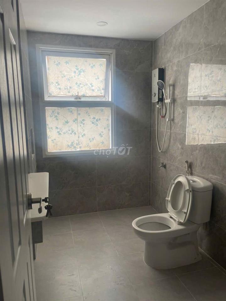 Cho thuê Central, Phạm Văn Hai,TB: 20triệu, 200m2, không nội thất, 3PN