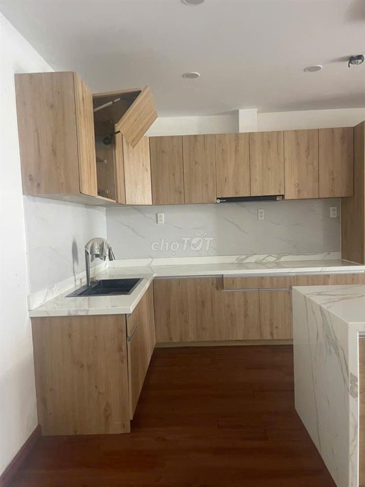 Cho thuê Central, Phạm Văn Hai,TB: 20triệu, 200m2, không nội thất, 3PN