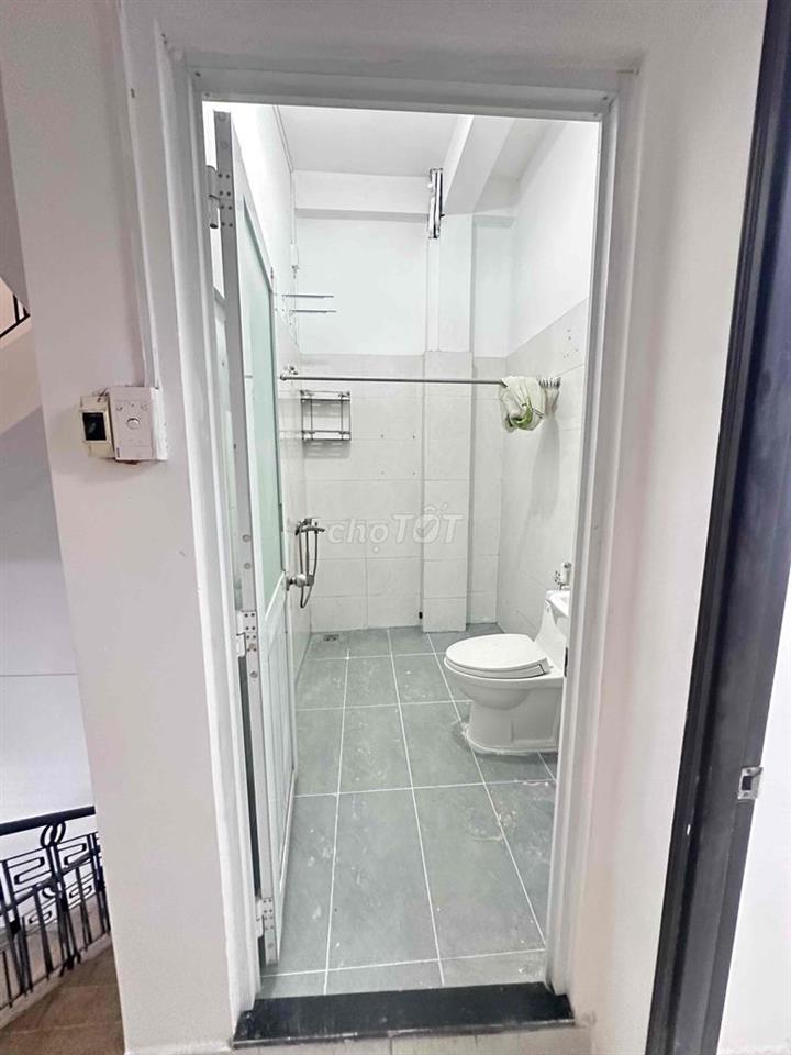 Cho thuê nhà nguyên căn mặt tiền Nguyễn Thái Bình- Tân Bình