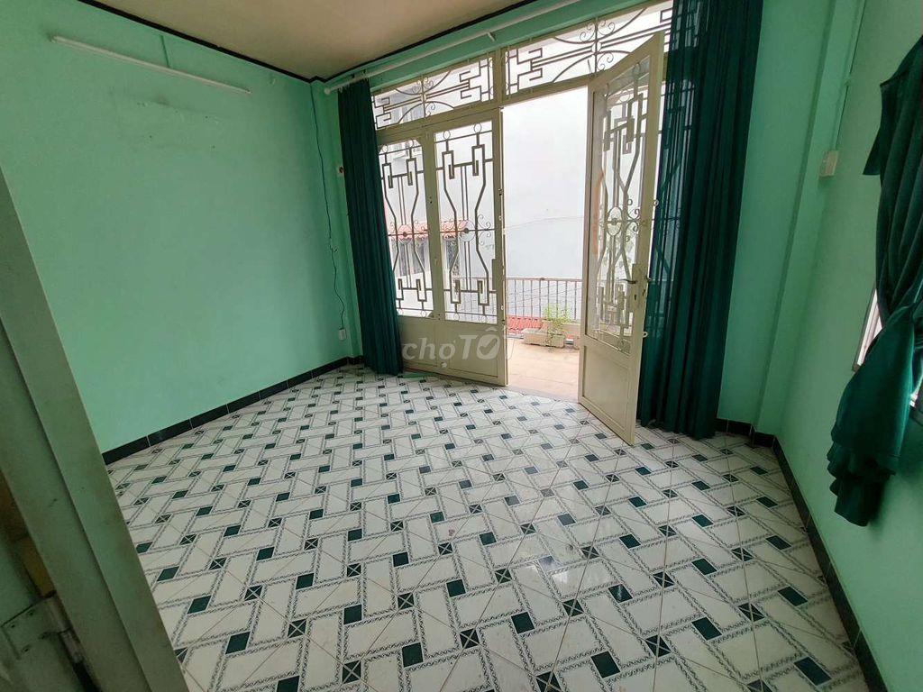Nhà căn góc hẻm xe hơi đường Lạc Long Quân.