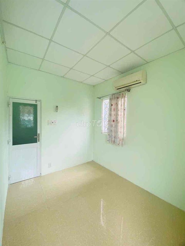 phòng 2 cửa sổ 10m2