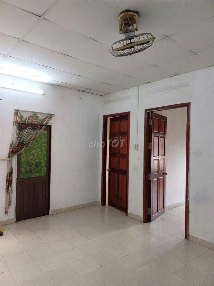 Cho thuê CC 403 lô G Tây Thạnh, 6 triệu VND, 72 m2, 2PN, 2WC, tốt Hot!