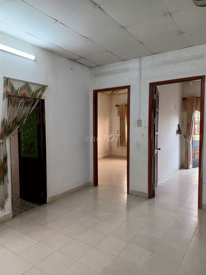 Cho thuê CC 403 lô G Tây Thạnh, 6 triệu VND, 72 m2, 2PN, 2WC, tốt Hot!