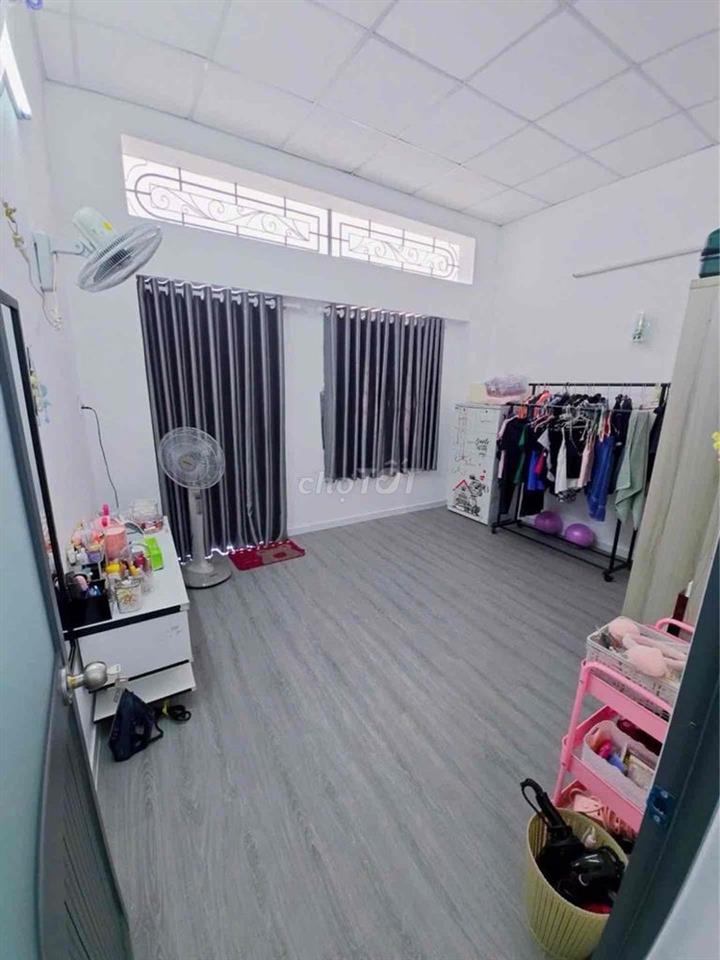 Bán nhà hẻm xe hơi 1 xẹt Vườn Lài 40m2, 3 tầng, dưới 6 tỷ.