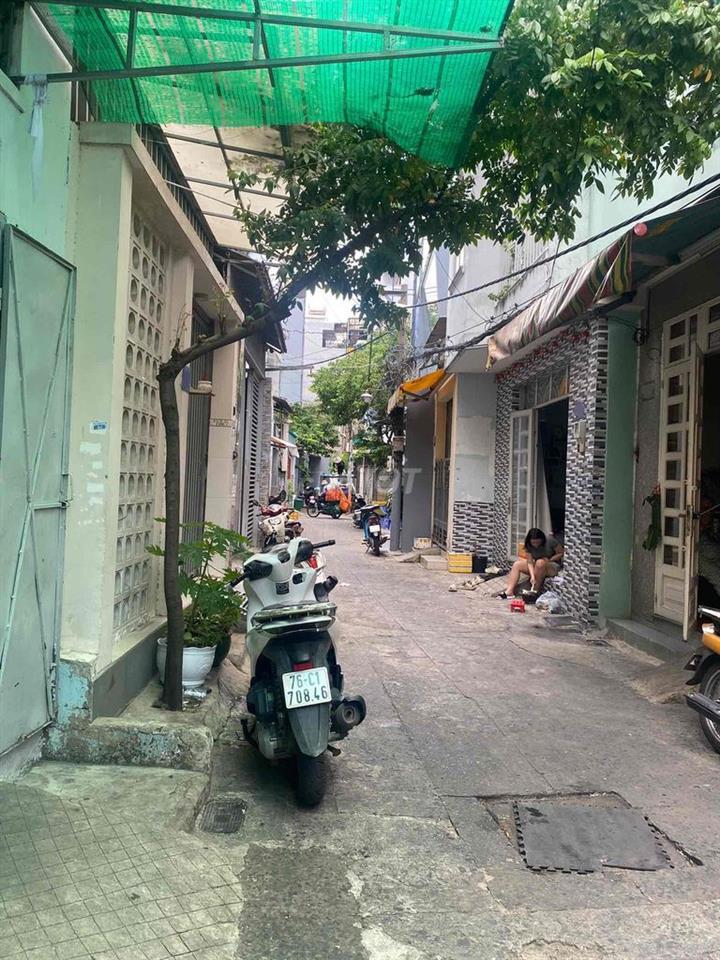 Nhà giáp Tân Bình, gần chợ Bà Quẹo, 70m2, 2 tầng, nhỉnh 5 tỷ.
