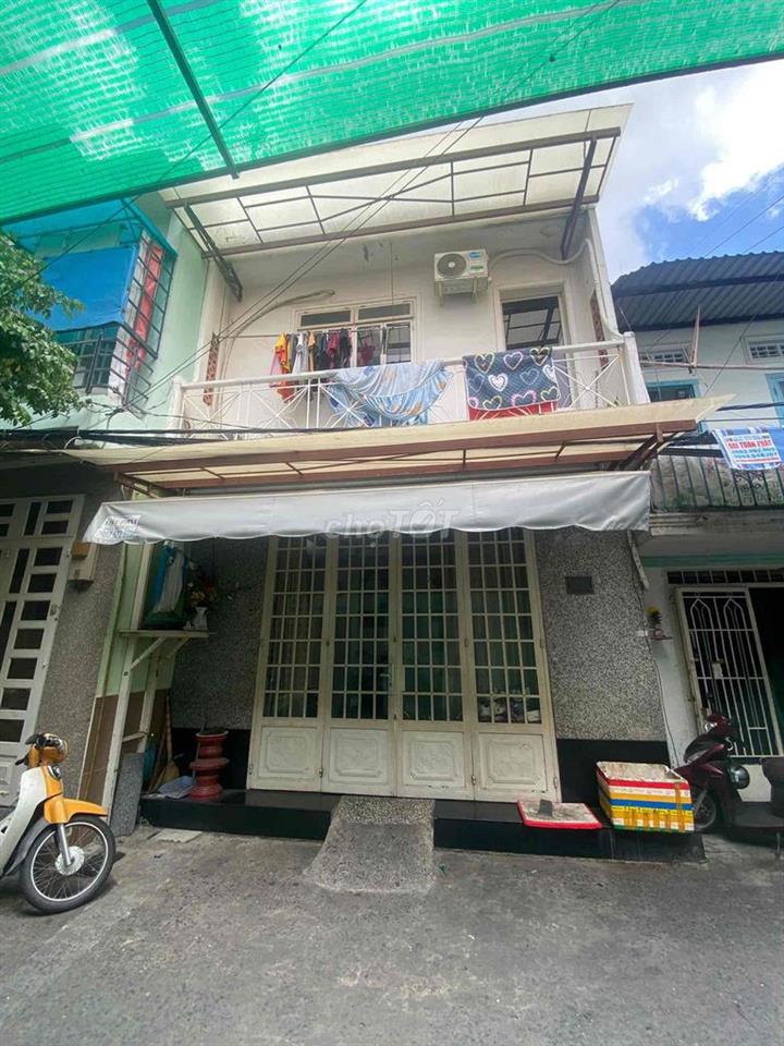 Nhà giáp Tân Bình, gần chợ Bà Quẹo, 70m2, 2 tầng, nhỉnh 5 tỷ.