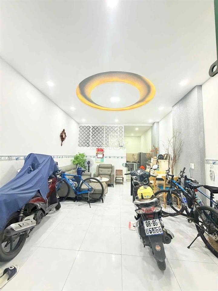 Bán nhà ngang hiếm đường Lạc Long Quân 44m2 chỉ 4.x tỷ