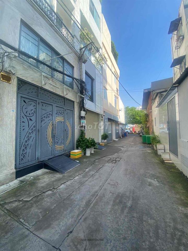 Cần ra đi gấp nhà HXH Tân Hương, 50m2, 3 tầng nhỉnh 7 tỷ.