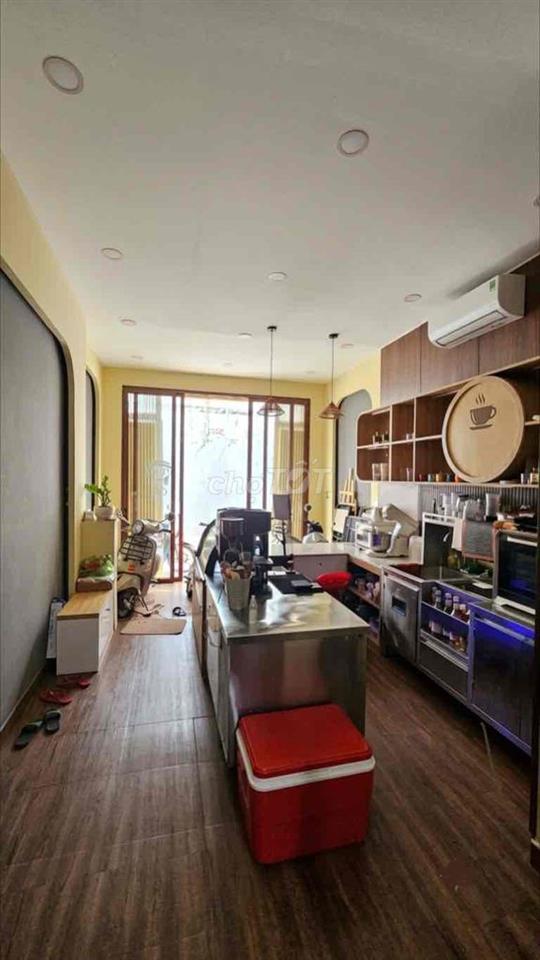 Cần ra đi gấp nhà HXH Tân Hương, 50m2, 3 tầng nhỉnh 7 tỷ.