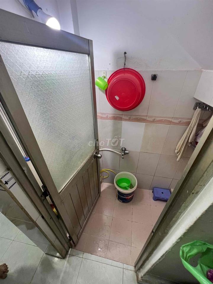 💥GẤP BÁN NHÀ NHỈNH 2 TỶ-NGAY ĐẦM SEN-2 TẦNG-XÂY KIÊN CỐ NHƯ MỚI