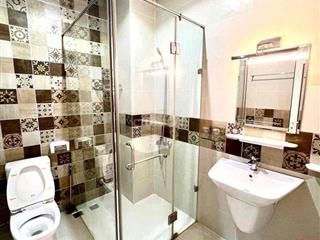 - Full Nội Thất: Tủ quầ áo, bếp, tủ lạnh, máy lạnh (máy giặt chung) ..