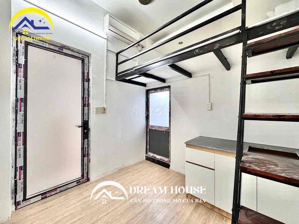 - Full Nội Thất: Tủ quầ áo, bếp, tủ lạnh, máy lạnh (máy giặt chung) ..