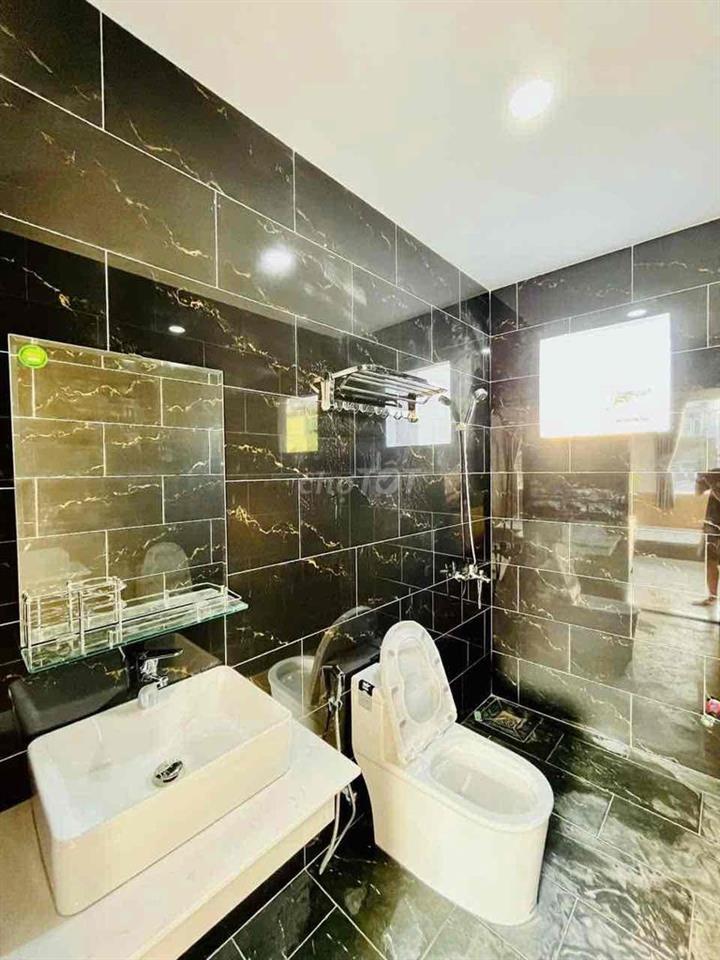 🏡 Phòng Ngủ Ban Công Thoáng Mát – Đầy Đủ Tiện Nghi, Dọn Vào Ở Ngay