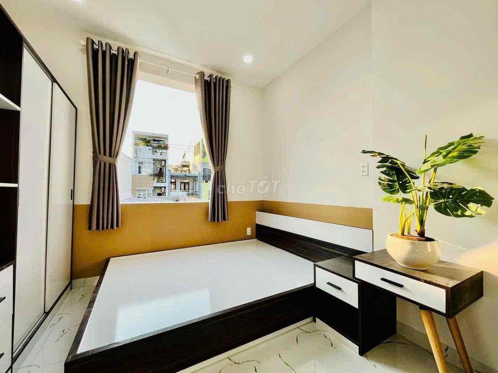🏡 Phòng Ngủ Ban Công Thoáng Mát – Đầy Đủ Tiện Nghi, Dọn Vào Ở Ngay