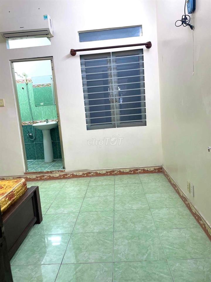 Phòng đủ tiện nghi trung tâm quận Tân Phú