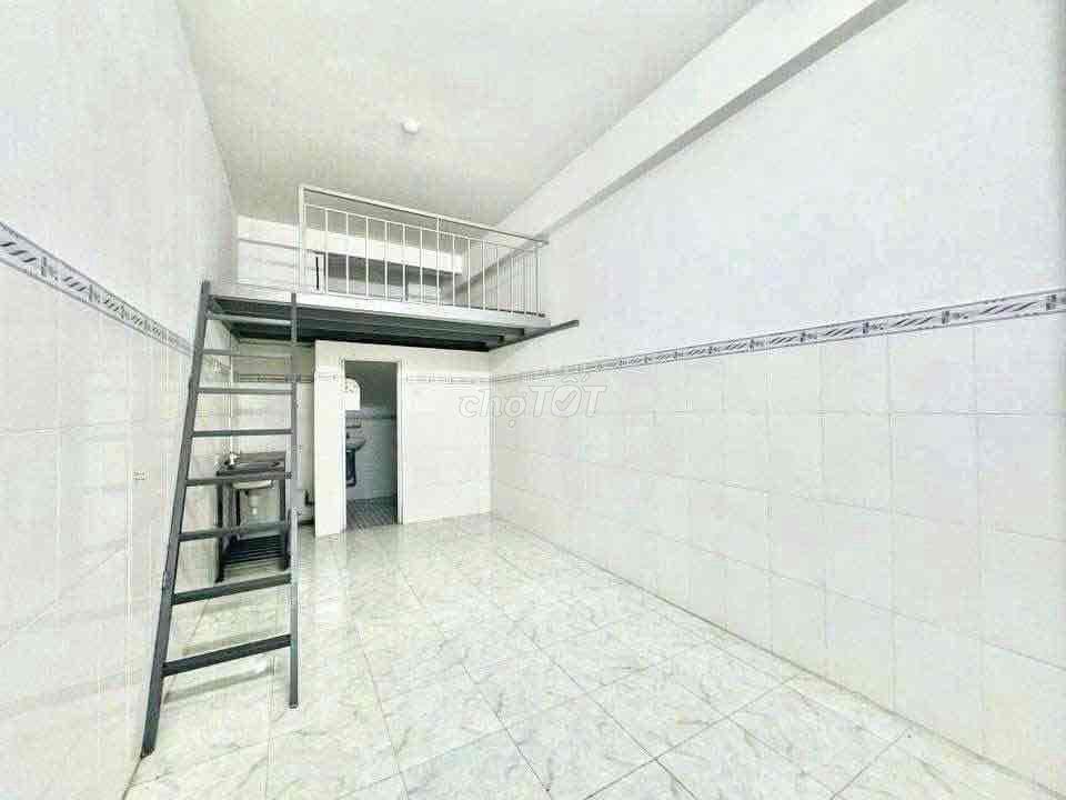 CÁCH ĐẠI HỌC CÔNG THƯƠNG 500m