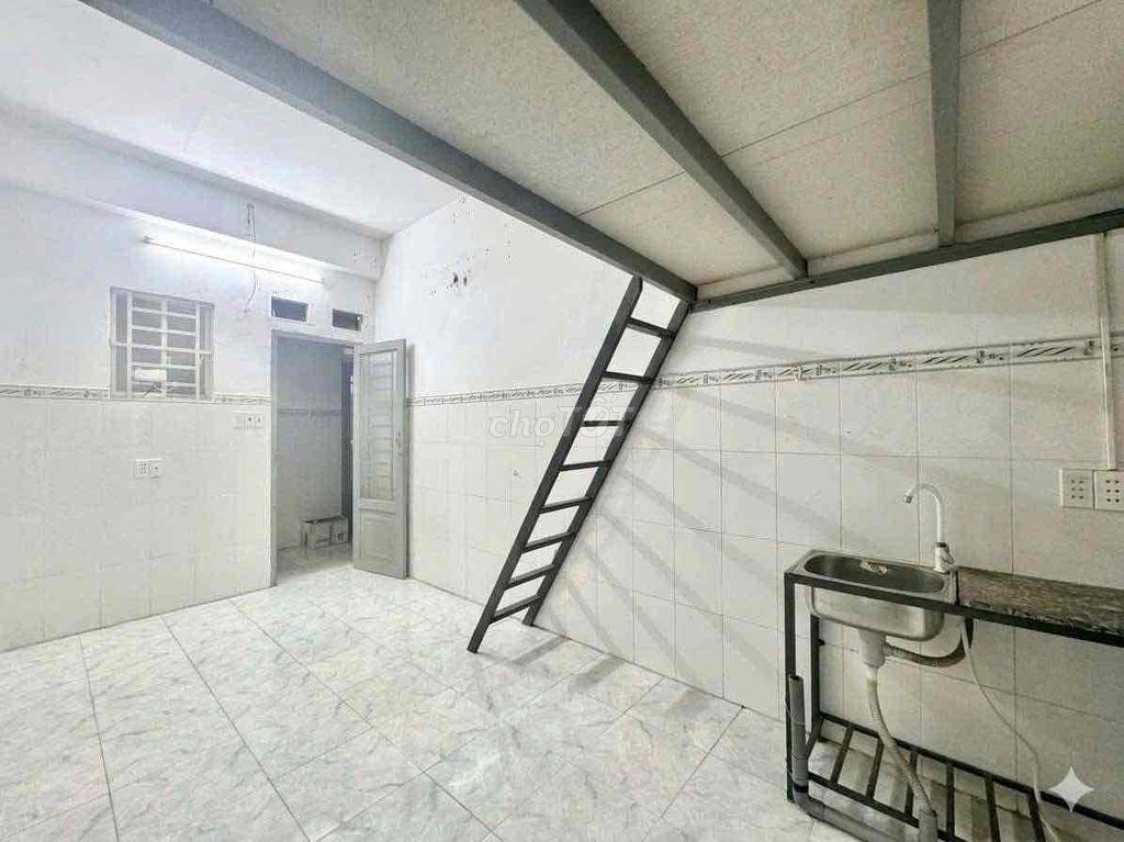 CÁCH ĐẠI HỌC CÔNG THƯƠNG 500m