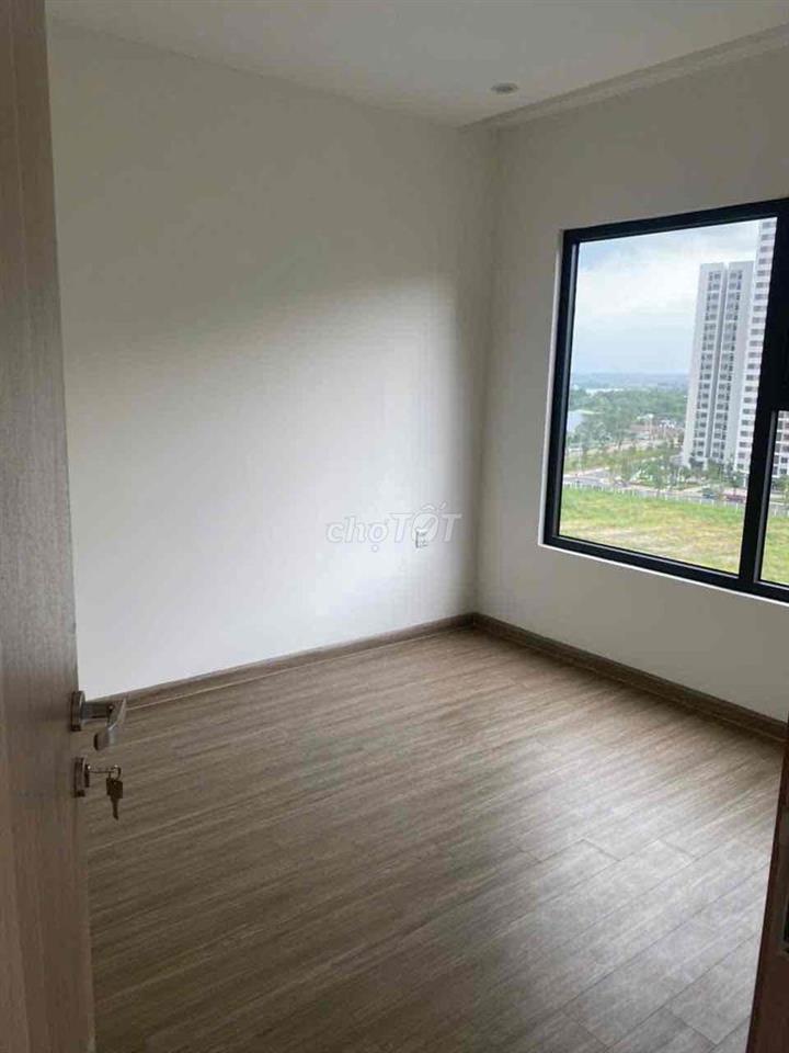 HOA HẬU ORIGAMI 2PN GIÁ CHẤN ĐỘNG S6 2,560