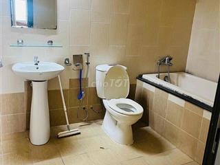 Tìm người ở ghép ( 3 người ) cách UTE 2km