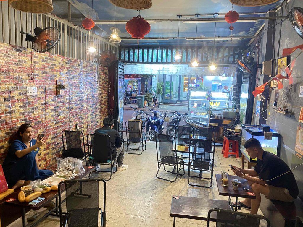 mặt bằng vỉa hè buổi sáng