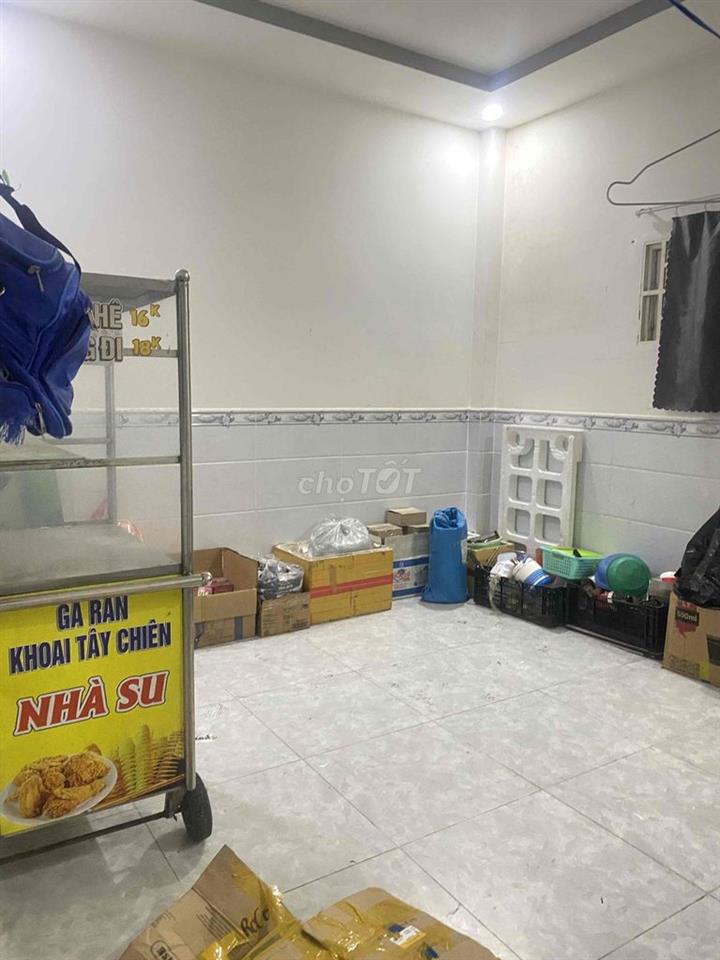 nhà nguyên căn còn dư 1 phòng cho thuê, nhà măt tiền đường linh đông.
