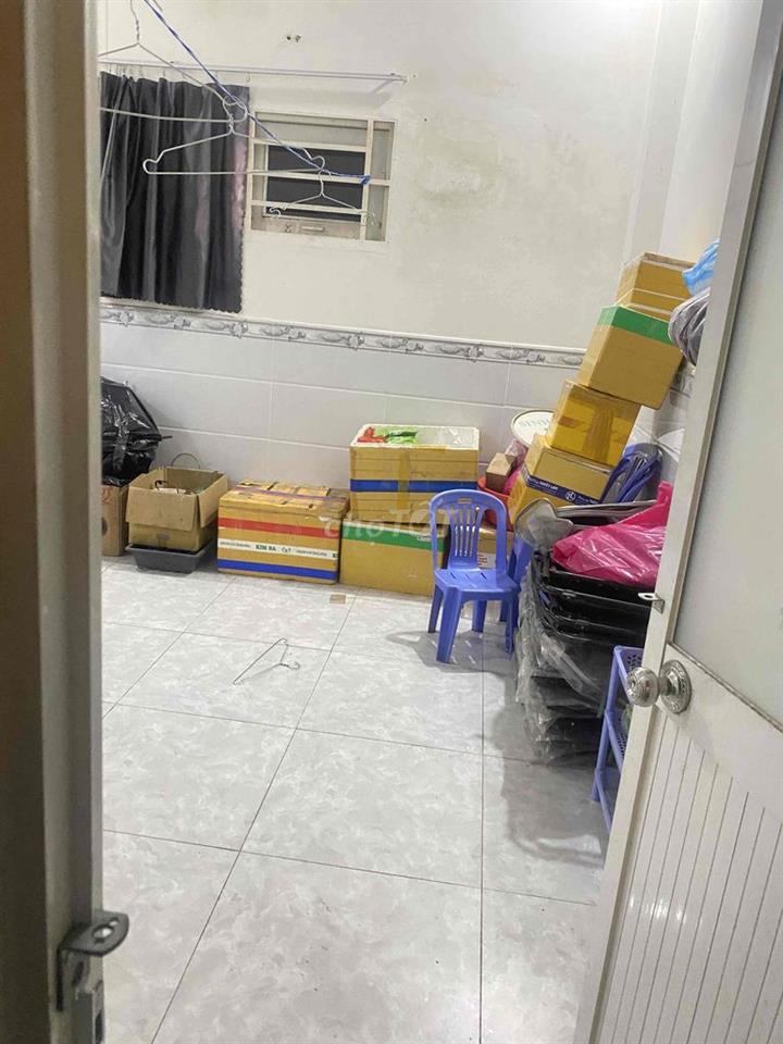 nhà nguyên căn còn dư 1 phòng cho thuê, nhà măt tiền đường linh đông.