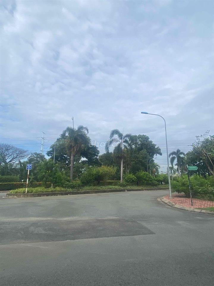 cho thuê tầng trệt làm văn phòng .