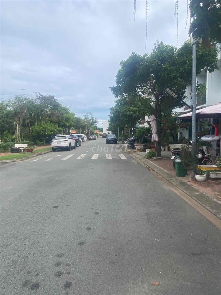 cho thuê tầng trệt làm văn phòng .