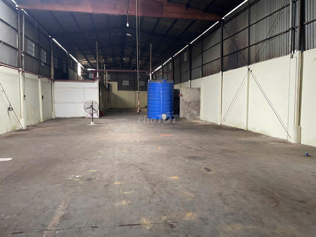Cho thuê MB kho xưởng 3pha, 900m2, +Nhà T+2L Vp, 70tr/ tháng
