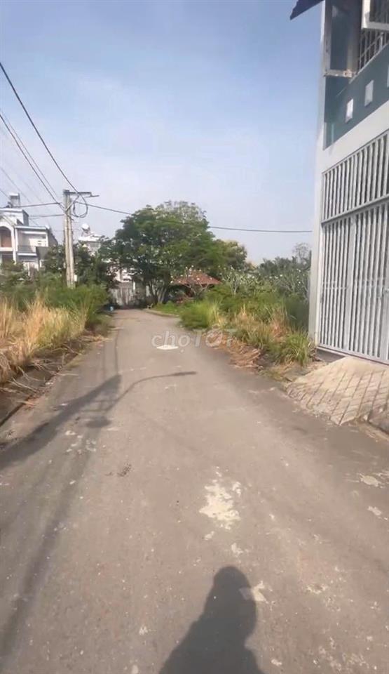 BÁN ĐẤT DÂN CƯ HIỆN HỮU NGAY NGÃ 3 ĐƯỜNG LONG THUẬN QUẬN 9.