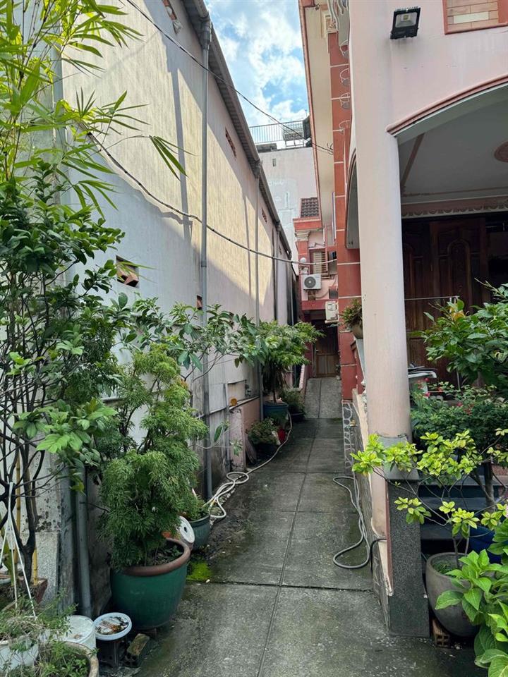 Bán nhà đất Quận 2