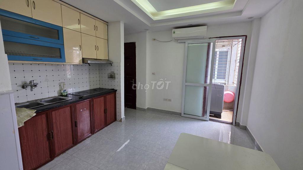 Cho thuê căn hộ CCMN 1N1K full đồ, có ban công giá 5M ngõ 225 Quan Hoa