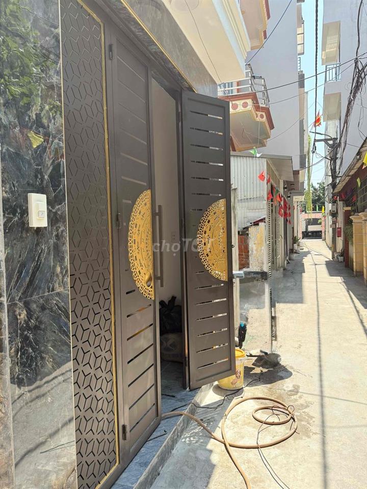 cho thuê nhà 3tầng mới tinh Đức Giang- Hoài Đức