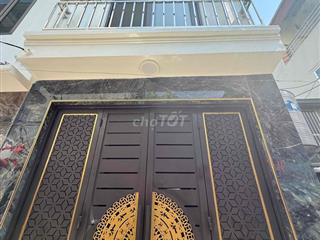 cho thuê nhà 3tầng mới tinh Đức Giang- Hoài Đức