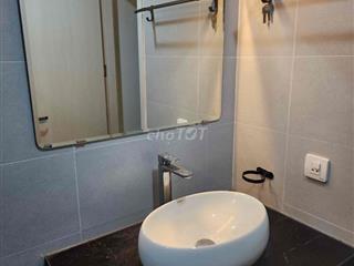 mặt tiền 246m2, thich hop cho văn phòng, mam non