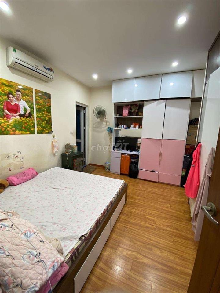 Bán gấp căn hộ 2 phòng ngủ tại 89 Thịnh Liệt Hoàng Mai - Sổ lâu dài