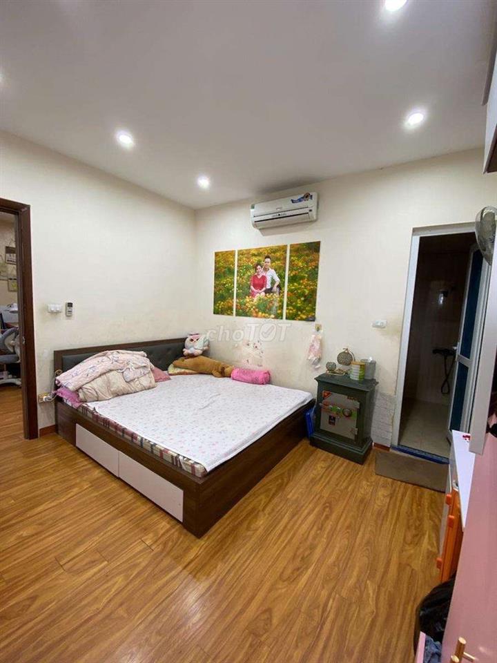 Bán gấp căn hộ 2 phòng ngủ tại 89 Thịnh Liệt Hoàng Mai - Sổ lâu dài
