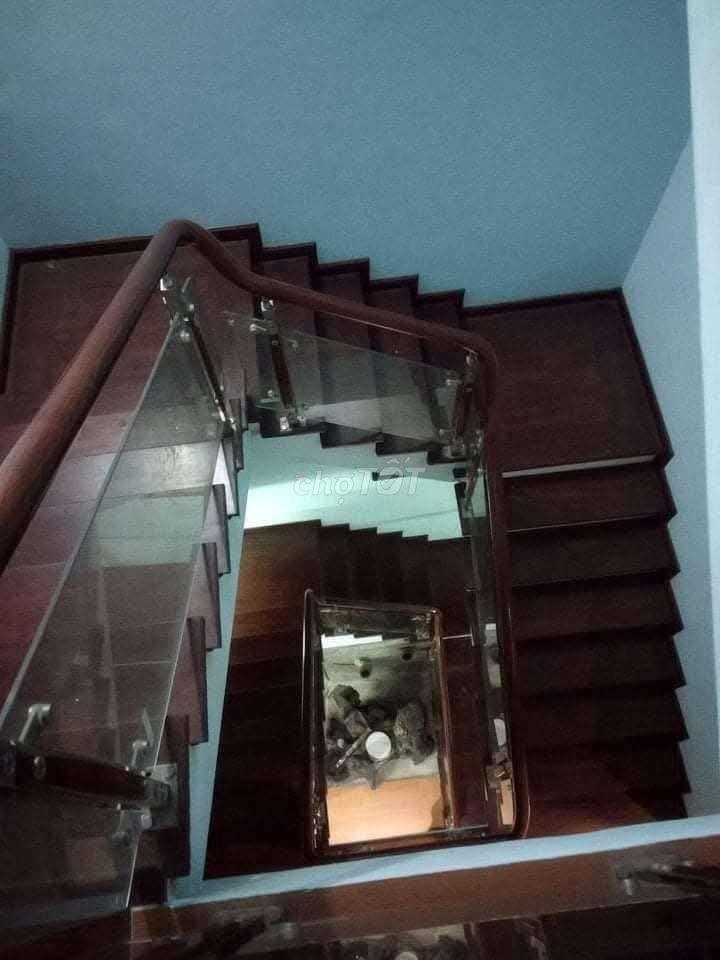Cho thê nhà riêng 80m2 4 tầng 5 ngủ tại ngõ 470 Nguyễn Trãi 13 triệu 