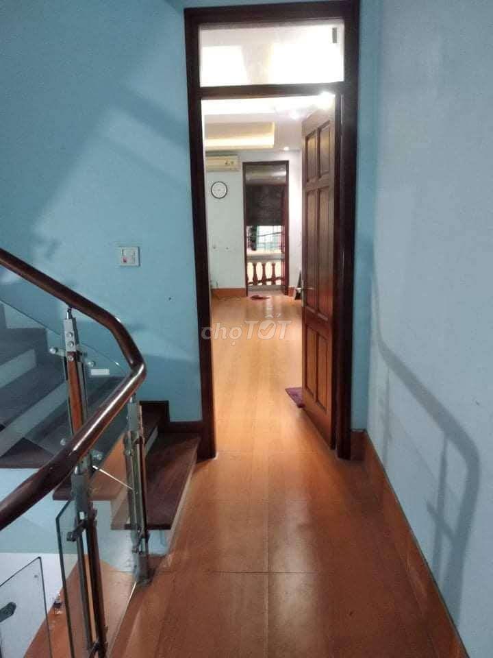 Cho thê nhà riêng 80m2 4 tầng 5 ngủ tại ngõ 470 Nguyễn Trãi 13 triệu 