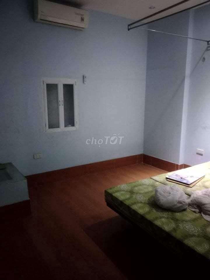 Cho thê nhà riêng 80m2 4 tầng 5 ngủ tại ngõ 470 Nguyễn Trãi 13 triệu 