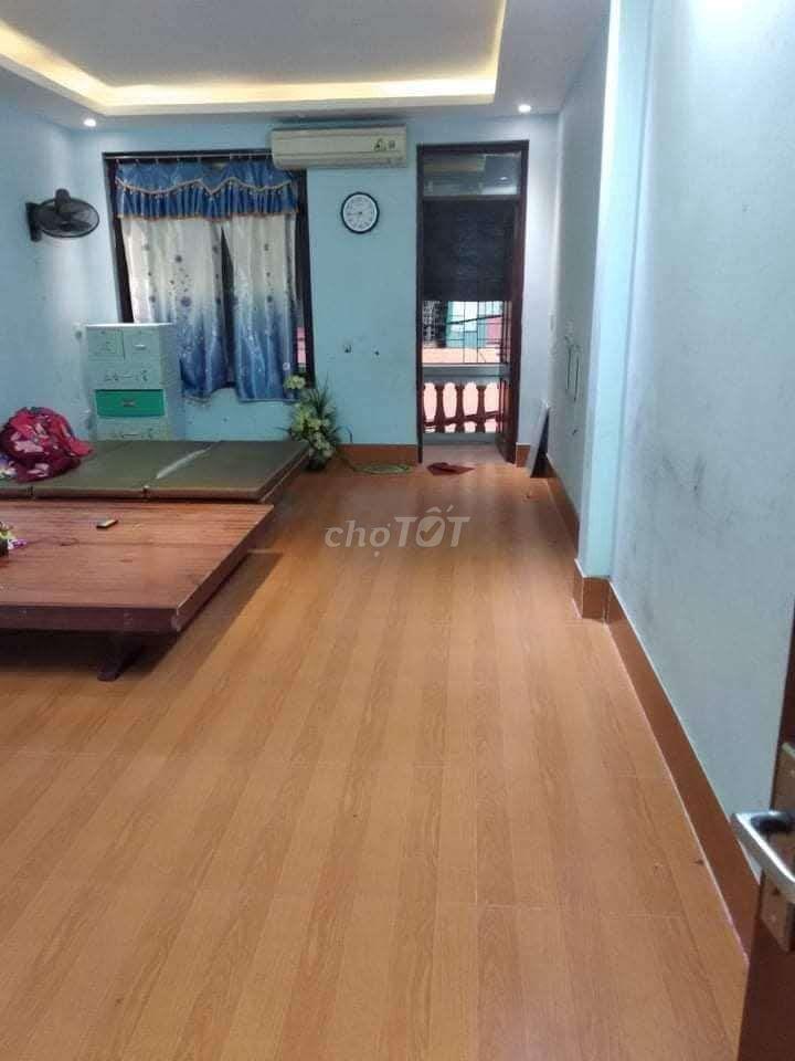 Cho thê nhà riêng 80m2 4 tầng 5 ngủ tại ngõ 470 Nguyễn Trãi 13 triệu 