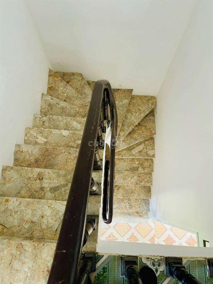 Bán nhà Gốc Đề Minh Khai 28m 4 tầng thoáng 2 mặt chỉ hơn 5 tỷ