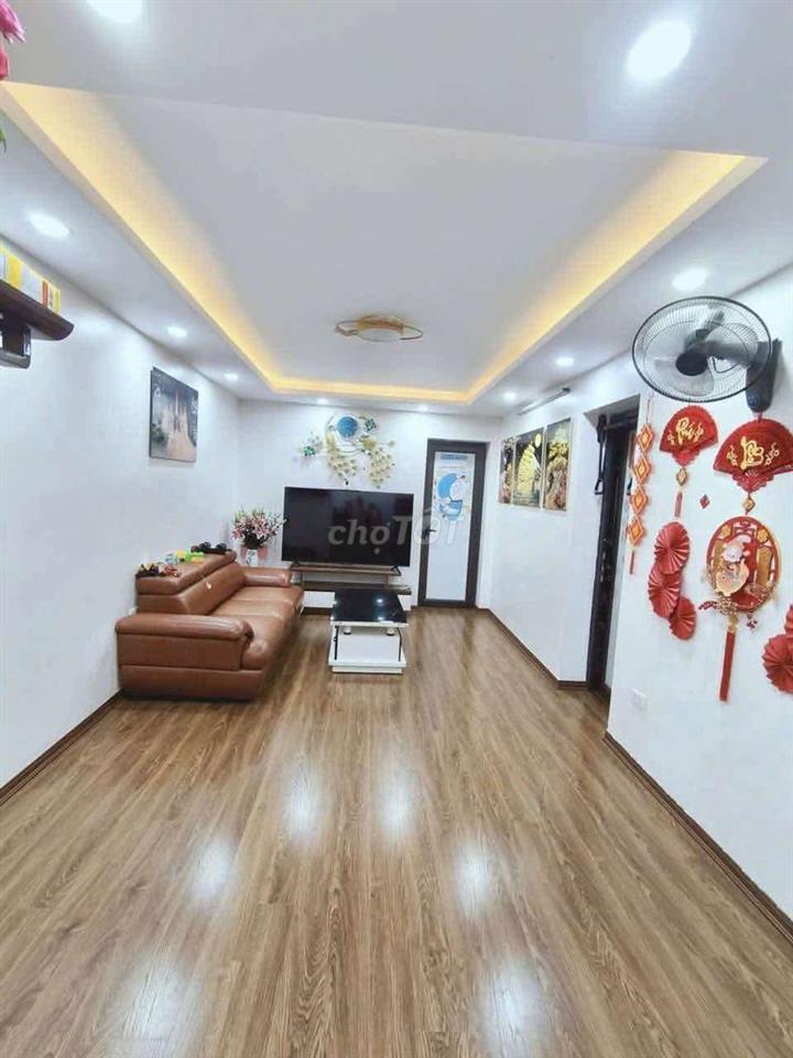 Bán gấp căn hộ góc 3 ngủ 80m phố Doãn Kế Thiện Cầu Giấy chỉ hơn 3 tỷ